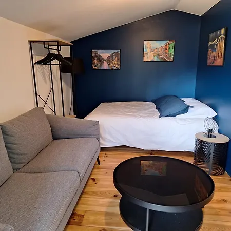 Dans Jardin Privatif Гостевой дом