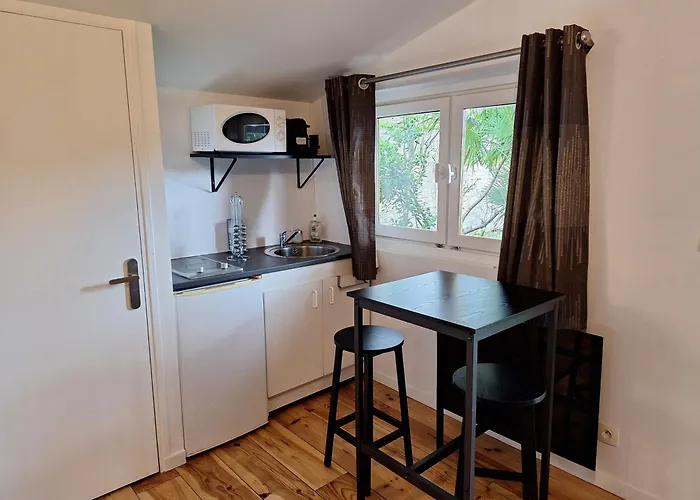 Dans Jardin Privatif *